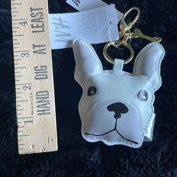 H&M White Dog Key Chain Pillow & Bone Charm in Gold Tone - Picture 4 of 4